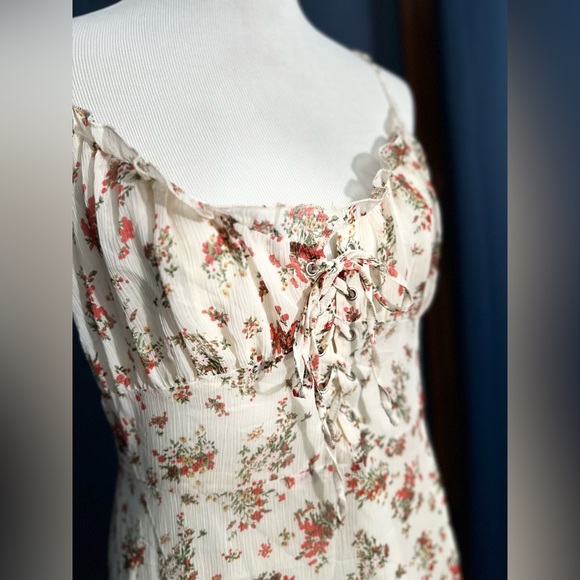 Cider Corset Laced White Floral Ruffle Dress - Picture 3 of 9